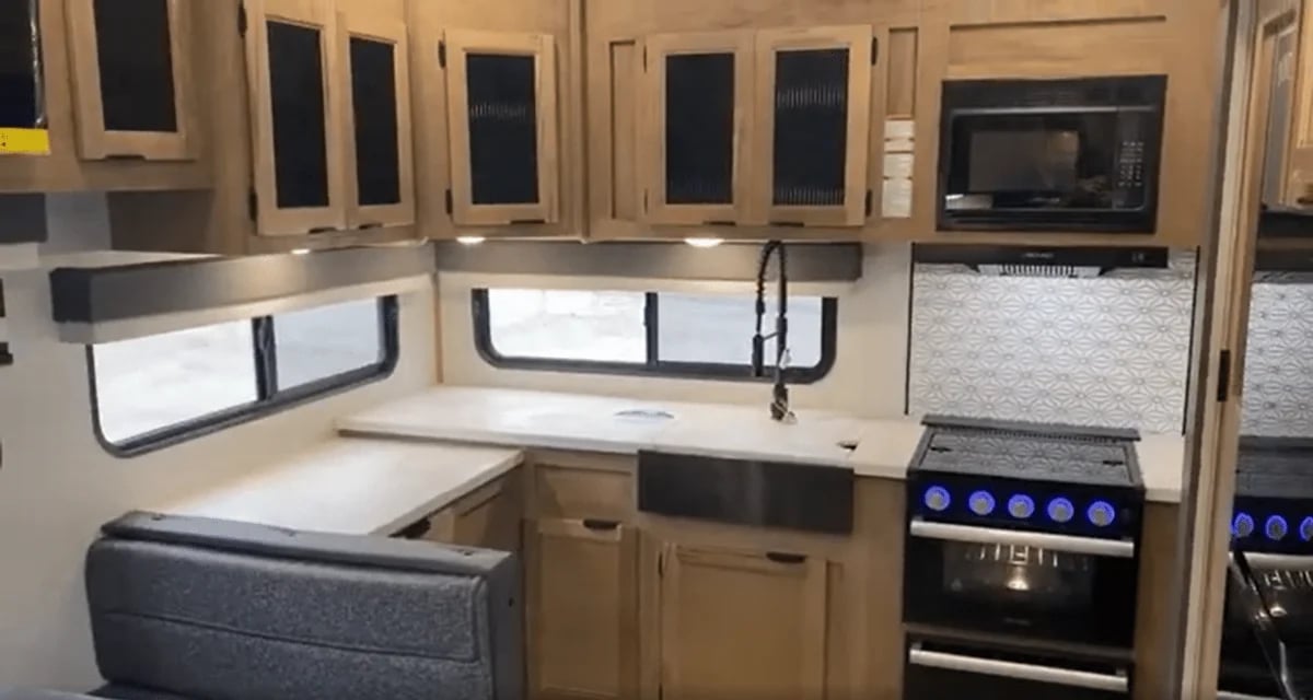 Arctic Wolf 23MLE Kitchen