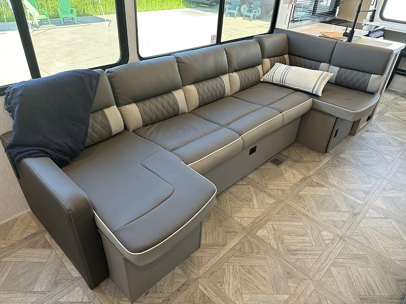 29View Pull out couch