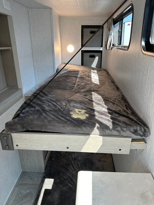 29View pull down bed