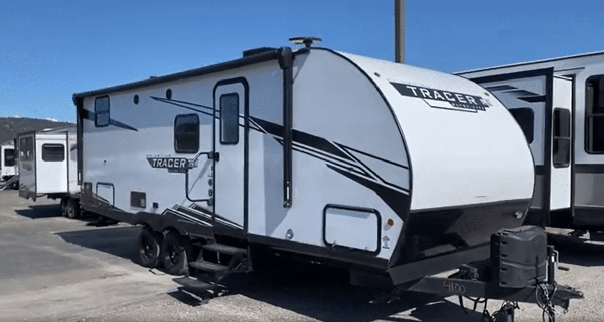 Tracer Exterior