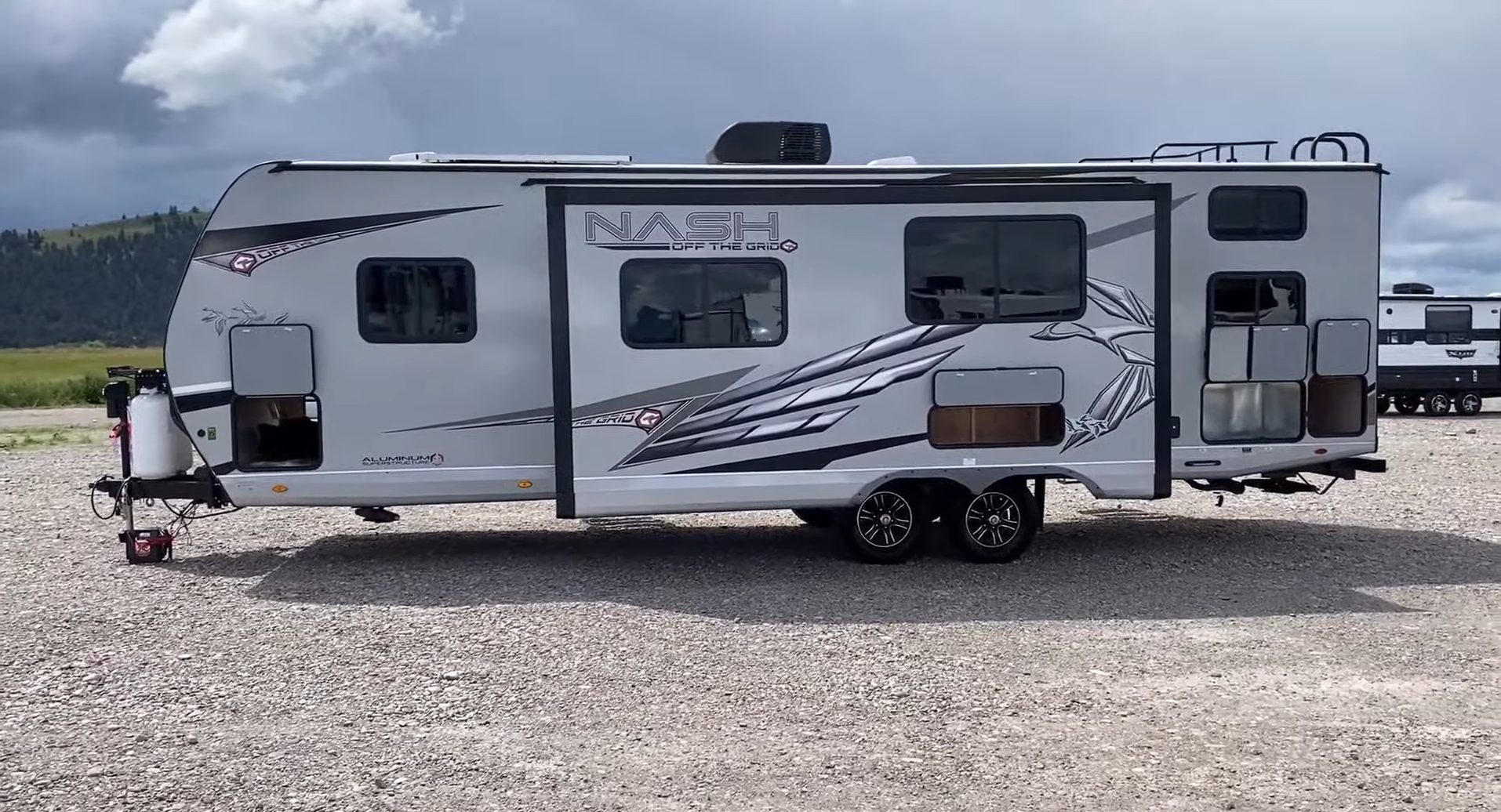 Exterior Storage on 2023 Nash 29S