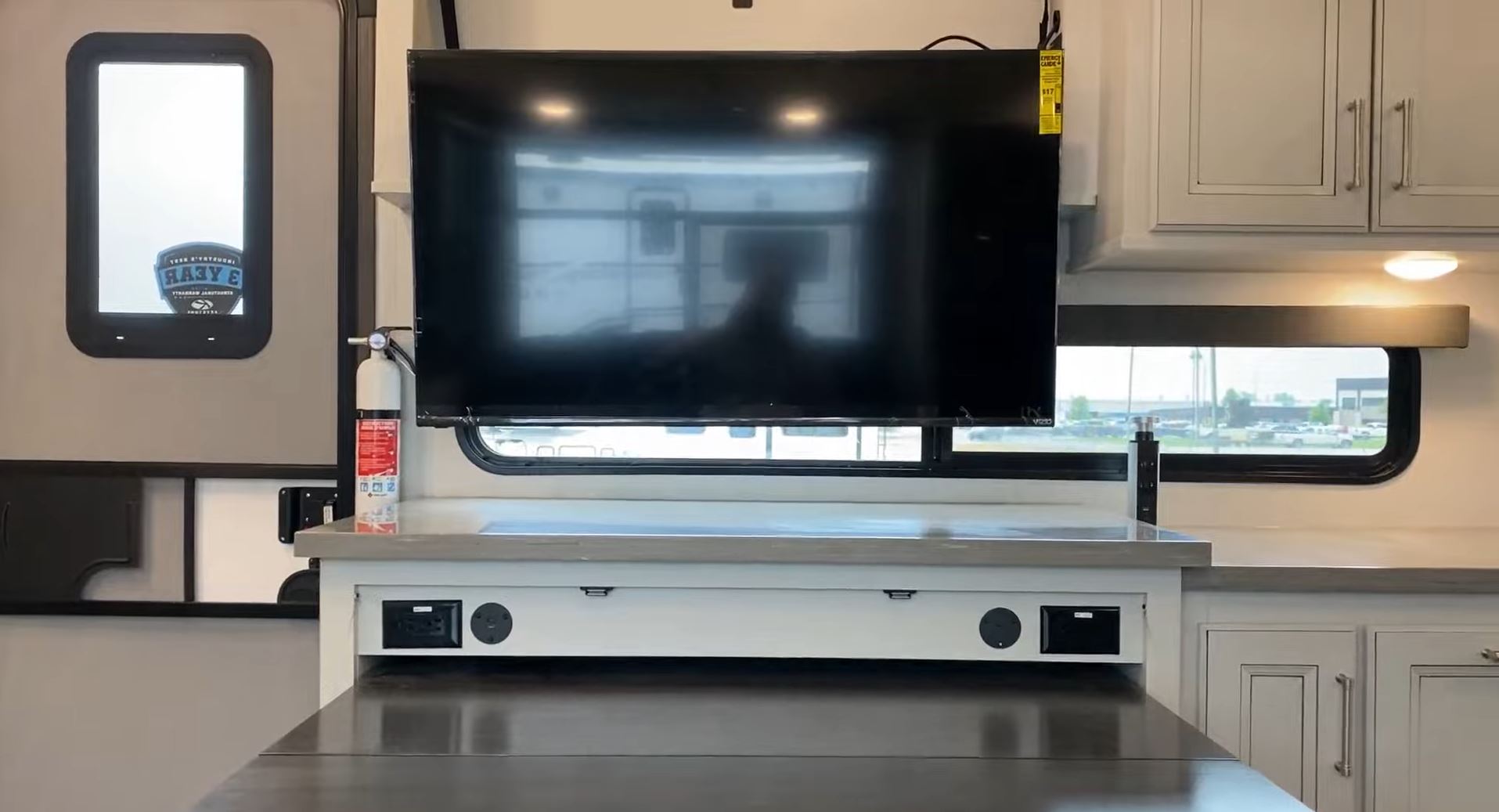 Cougar 260MLE Desk and Dropdown TV